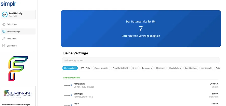 Simplr-Vertragsübersicht mit Datenservice-Status und Beitragshöhe je Vertrag